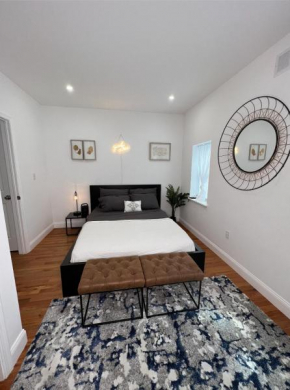 Conveniently located 10 minutes from Center City Philadelphia! Luxurious University City 1 bedroom 1 bathroom apartment available now